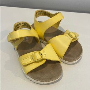 Wonder Nation Yellow Sandals with Adjustable Buckles